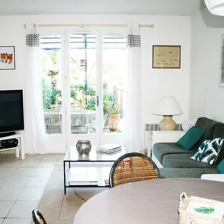 Loumae Holiday home *